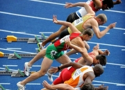 开云体育官方网站-田径比赛选手百分之百拼搏，成绩斐然