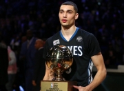 开云平台-萨卡抢七封神夜，数据爆炸背后的孤胆与救赎