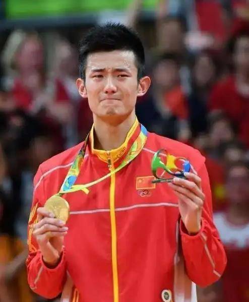 关于印尼羽毛球队强势日本羽毛球队，谌龙惊艳世界的信息