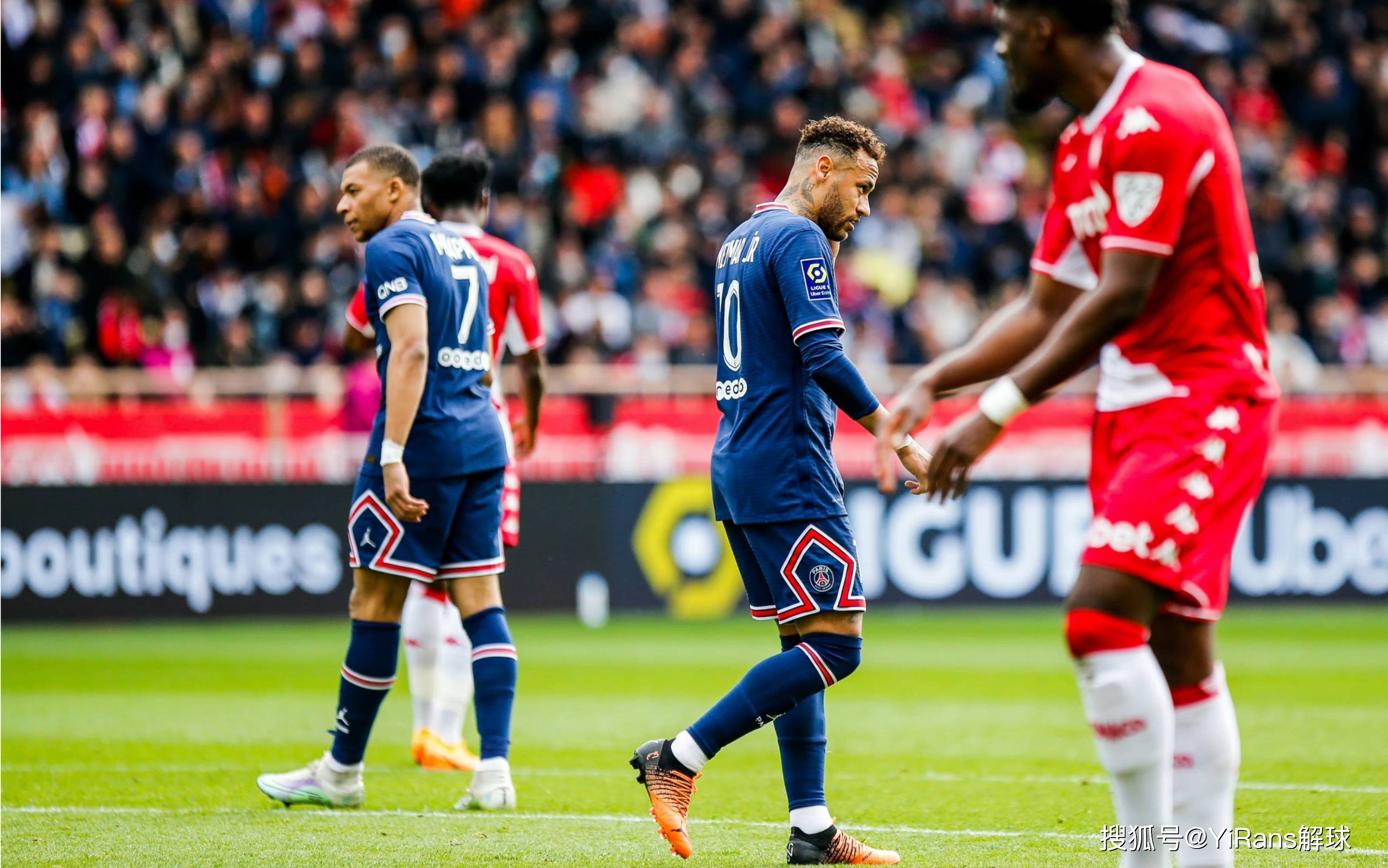 巴黎圣日耳曼击败那不勒斯,法甲联赛表现抢眼 巴黎圣日耳曼击败那不勒斯,法甲联赛表现抢眼