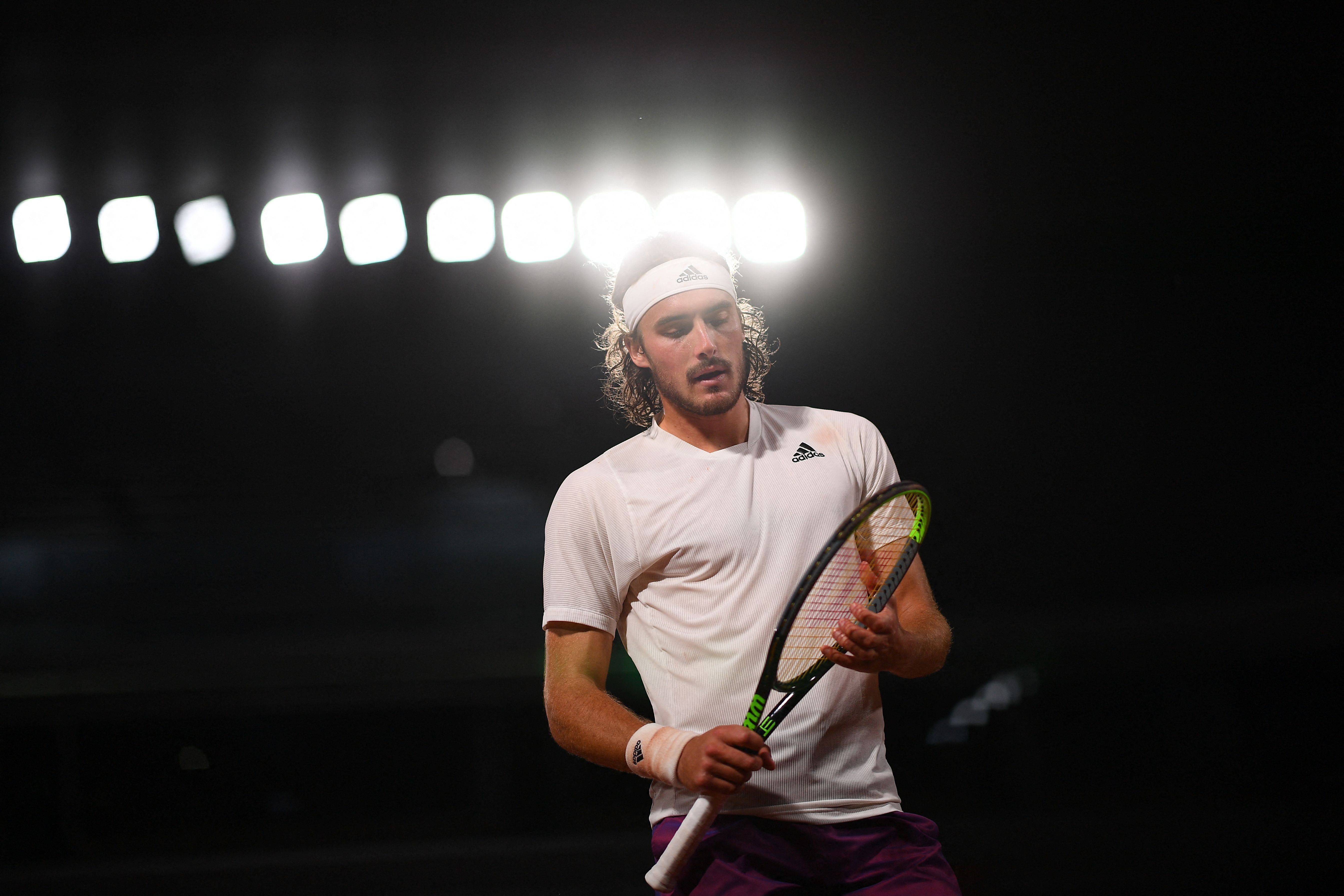 西班牙网球队翻盘英国网球队，西西帕斯惊艳世界的简单介绍