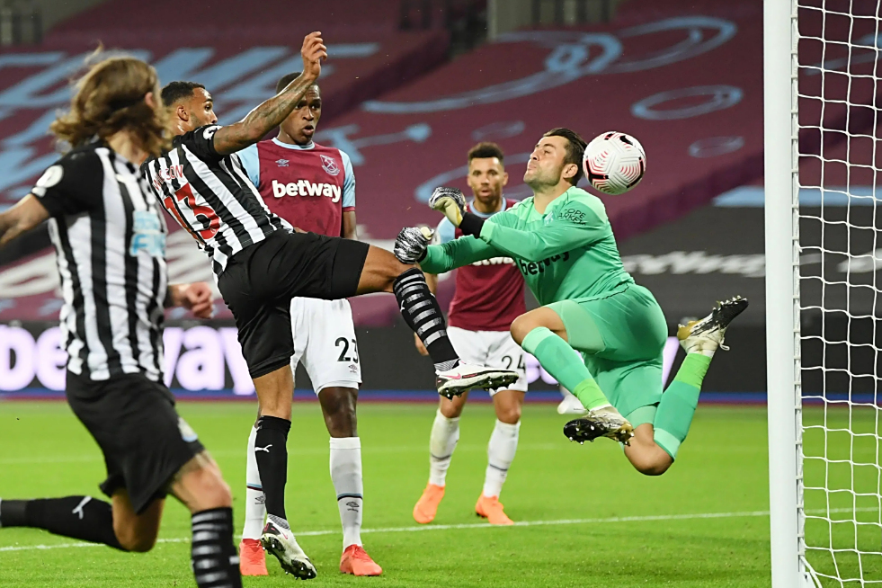 英格兰队险胜韩国队，波尔带队取胜