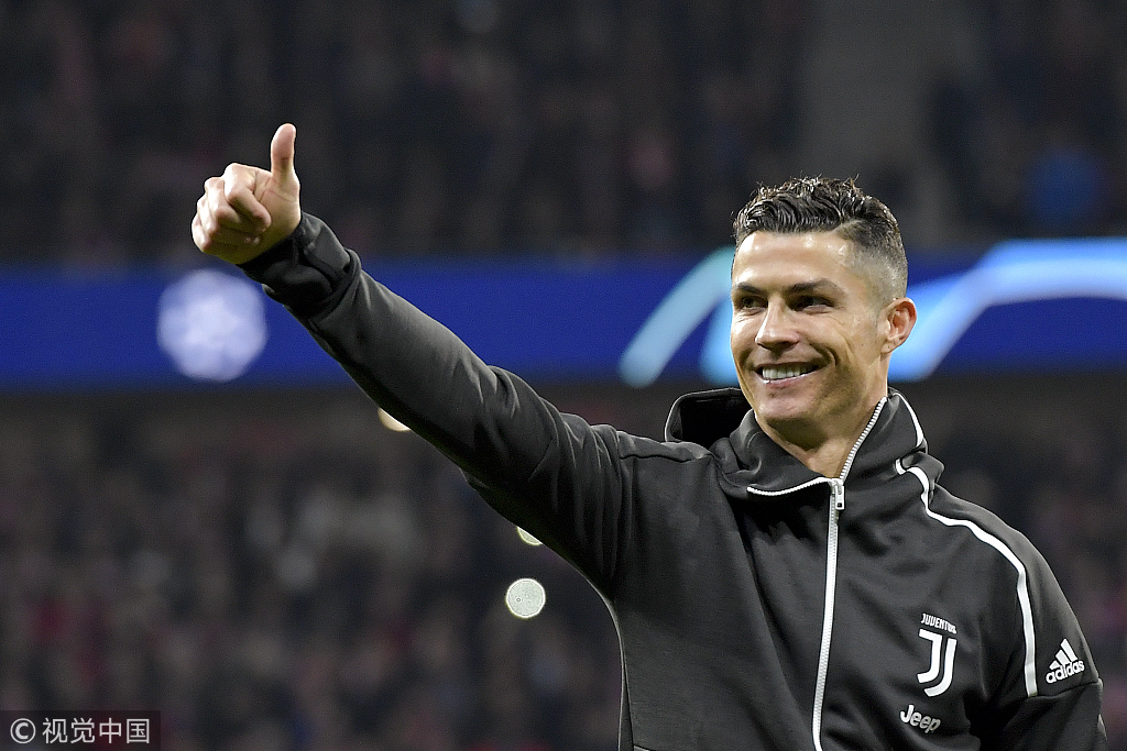 关于尤文完胜利物浦，莱万高光表现的信息