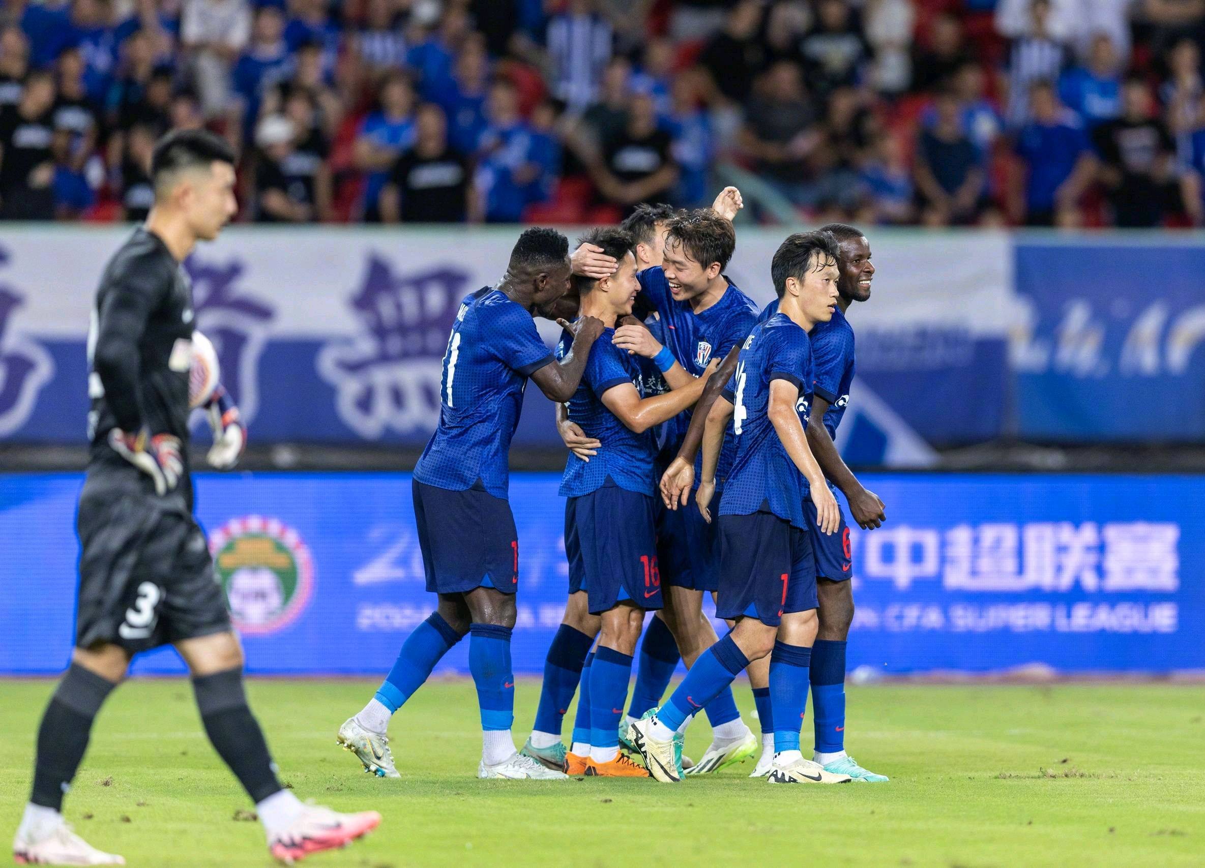 上海申花主场击败山东鲁能，实现反弹