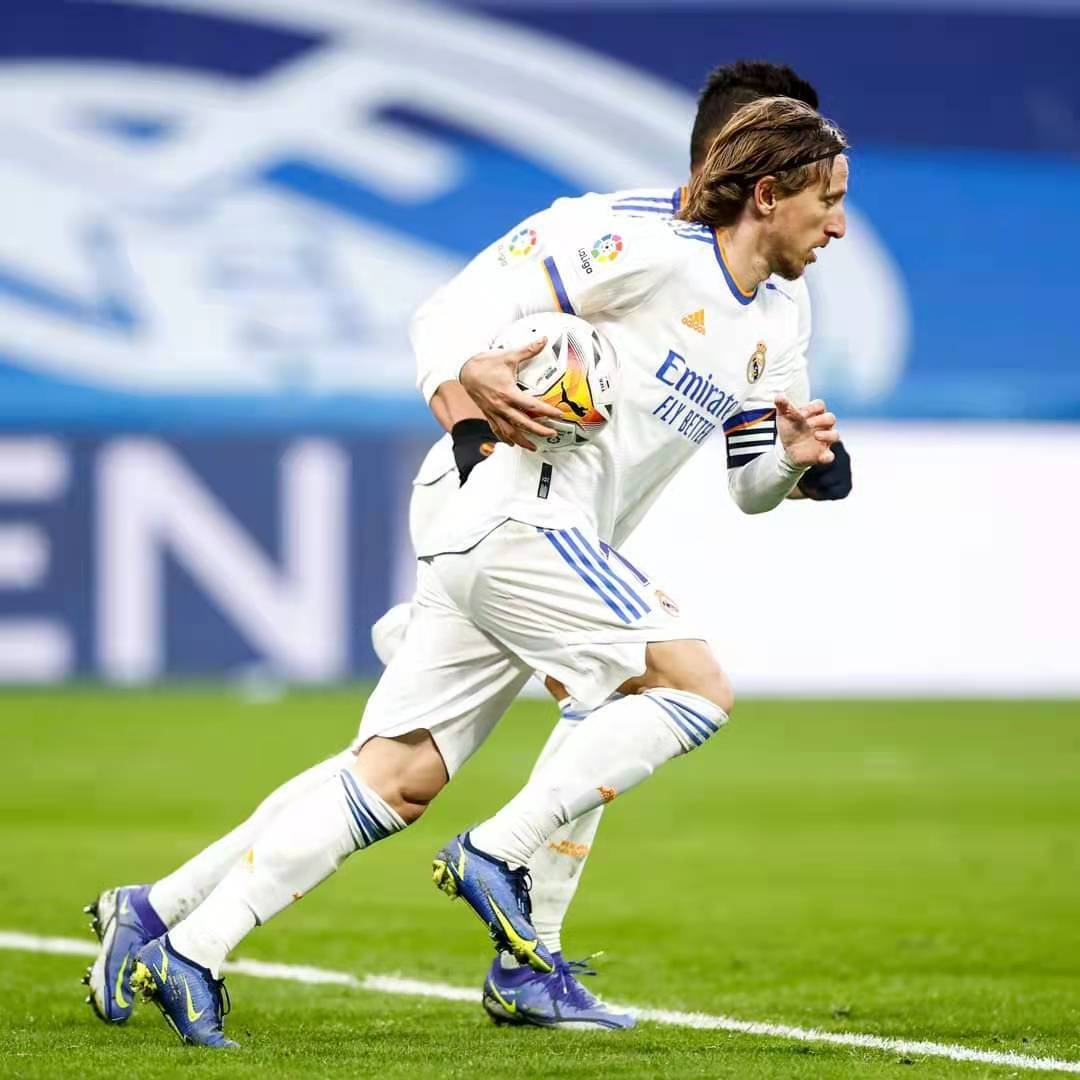 霍尔城客场战平，保级梦想再添一线希望的简单介绍