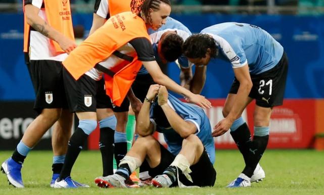 包含韩国鏖战秘鲁，苏亚雷斯一己之力扛起全队的词条