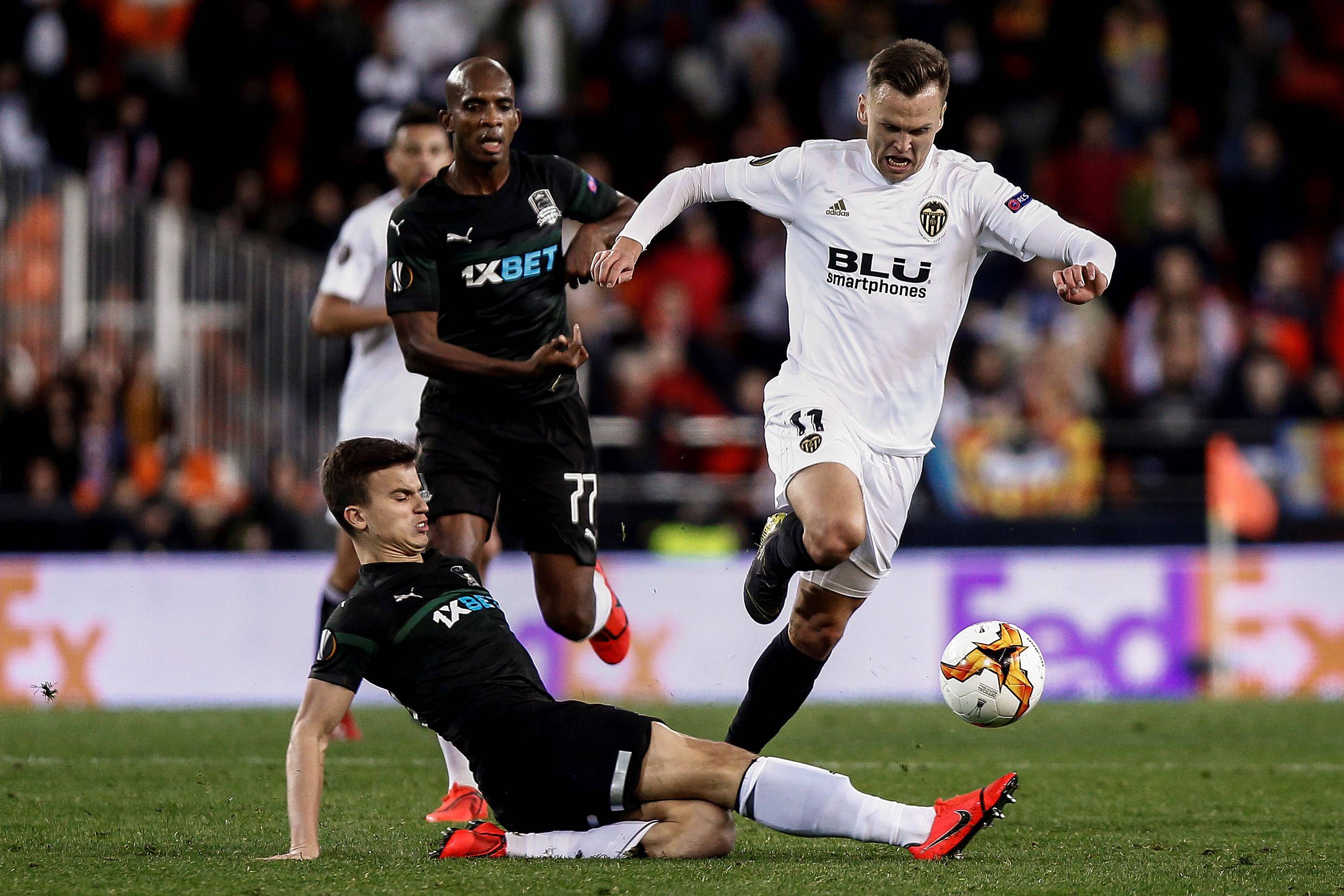 AC米兰碾压挪威，加维点燃赛场的简单介绍