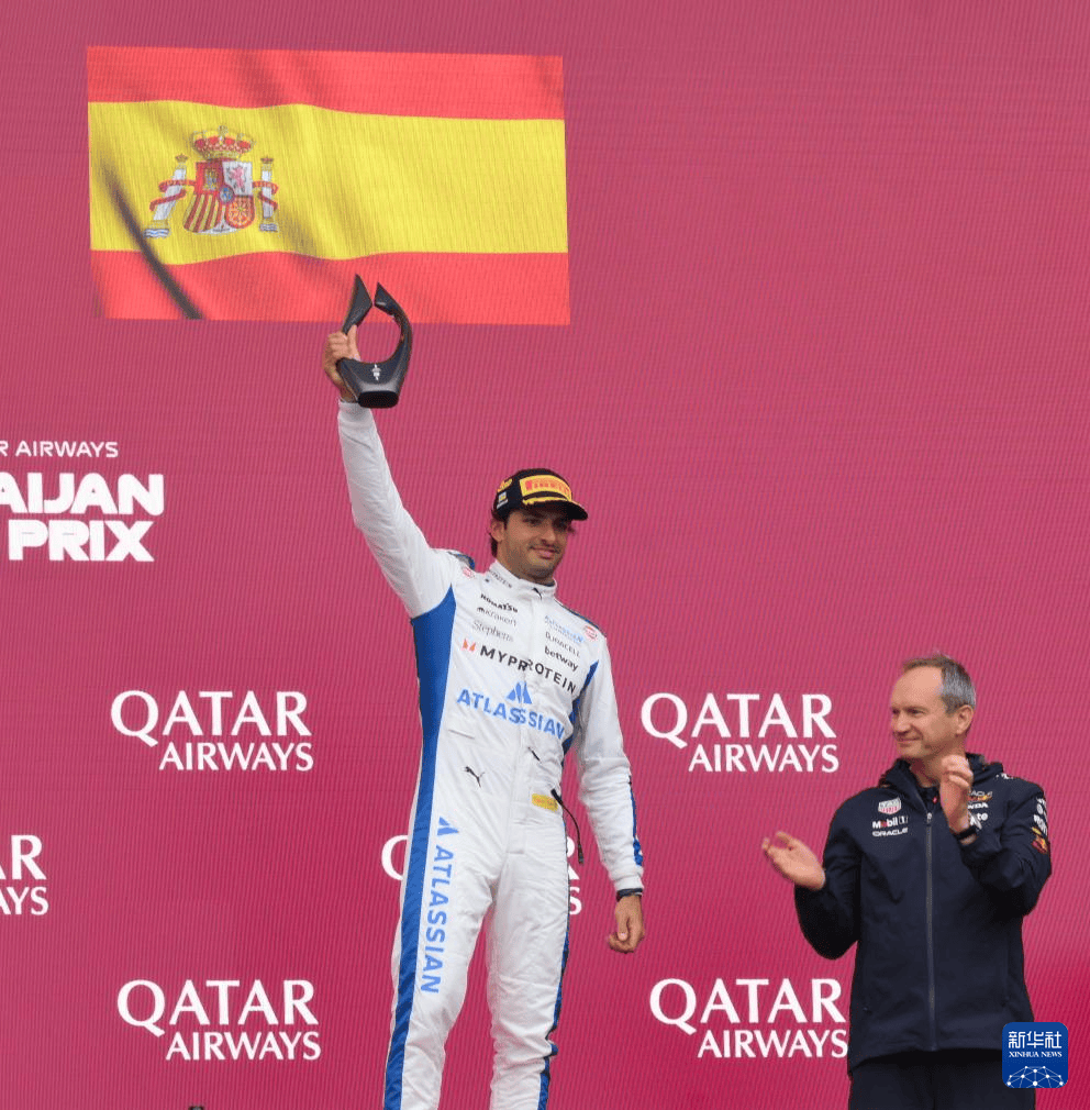 包含红牛车队完胜哈斯车队，拉塞尔惊艳四座的词条