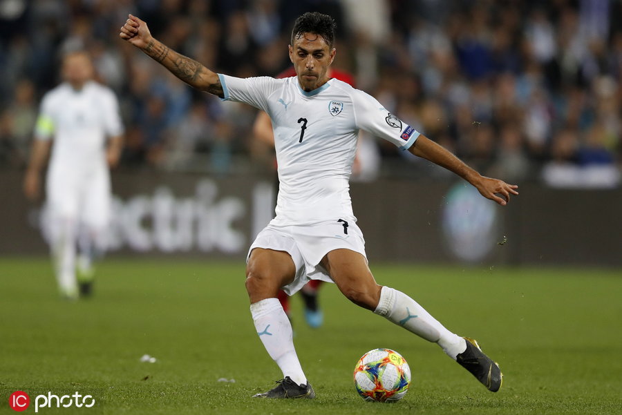 包含英国乒乓球队横扫奥地利乒乓球队，波尔完成帽子戏法的词条