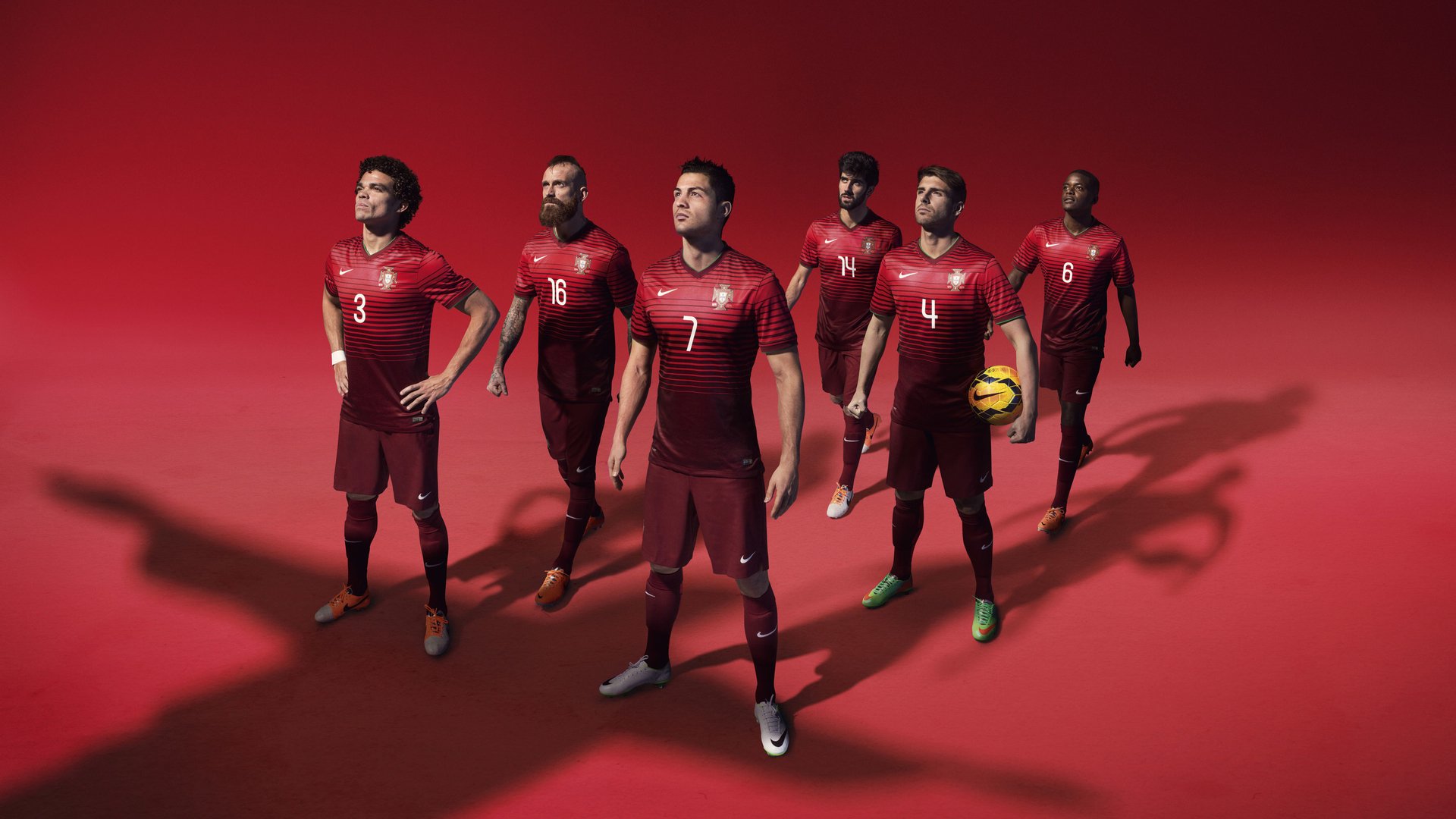 赛道上的终章，布雷默末节接管，F1年度争冠之夜诞生新王