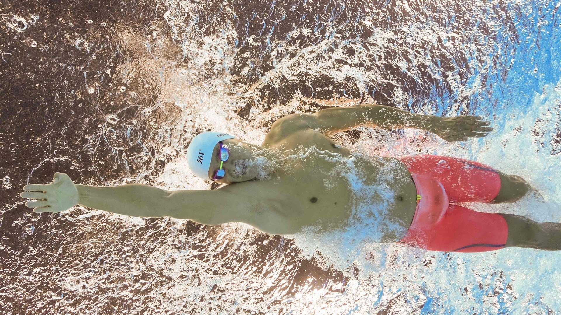 亚特兰大式高压逼抢战术成功压制乌克兰,伊布临场调度成取胜关键