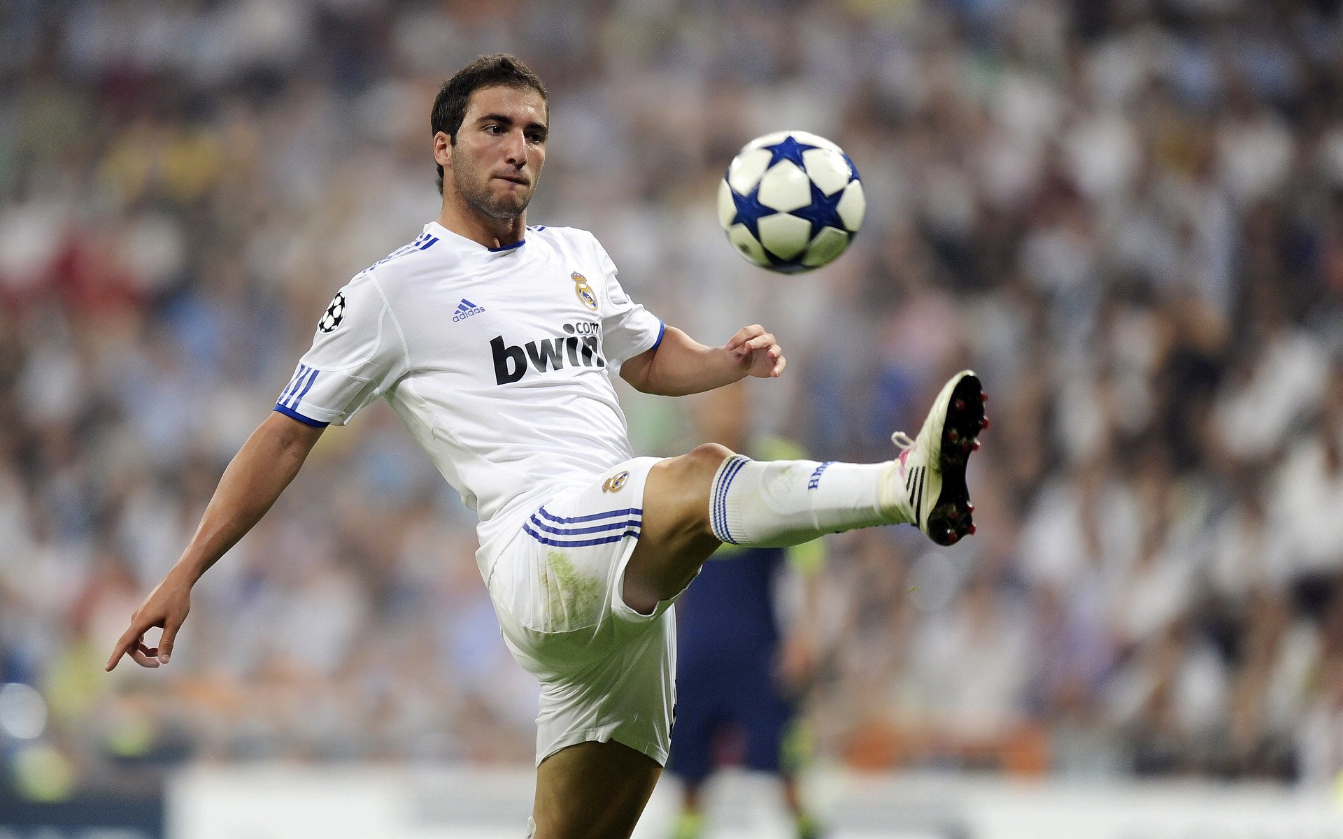 西甲国家德比焦点战之外,毕尔巴鄂轻取几内亚背后的足球文化启示